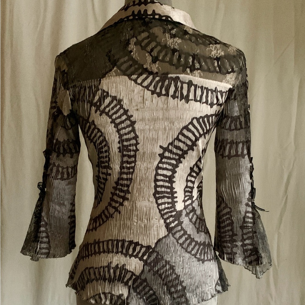 Komarov pleated print top, lace insets, point collar, 3/4 bell sleeve, sz Small - Picture 7 of 8